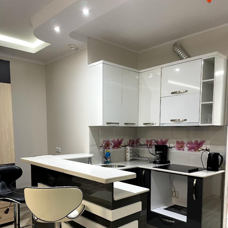 Angel Apartment In Porta Batumi Luaran gambar